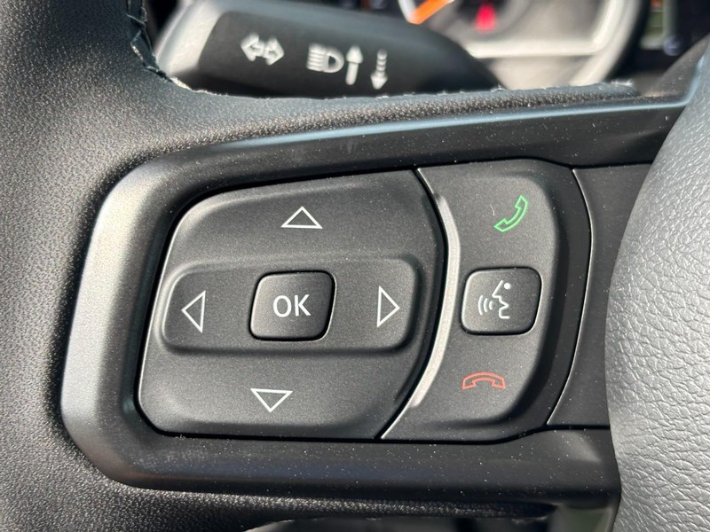 Jeep Gladiator Vehicle Full-screen Gallery Image 12