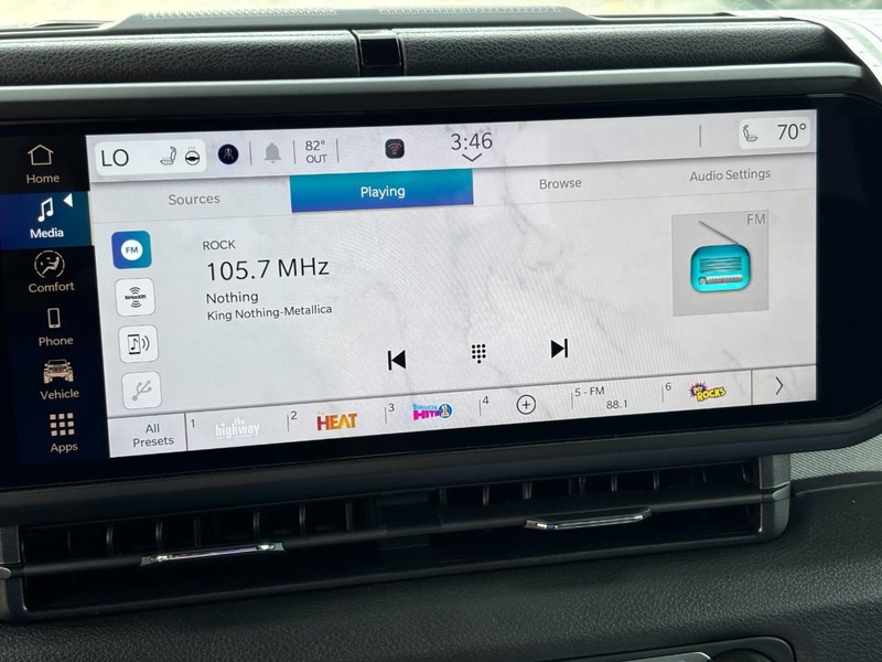 Jeep Gladiator Vehicle Full-screen Gallery Image 15