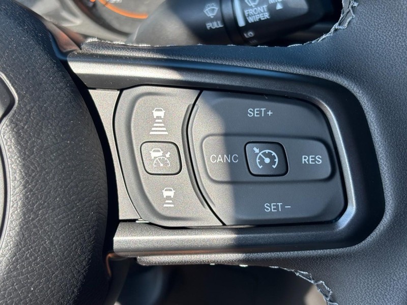 Jeep Gladiator Vehicle Full-screen Gallery Image 13