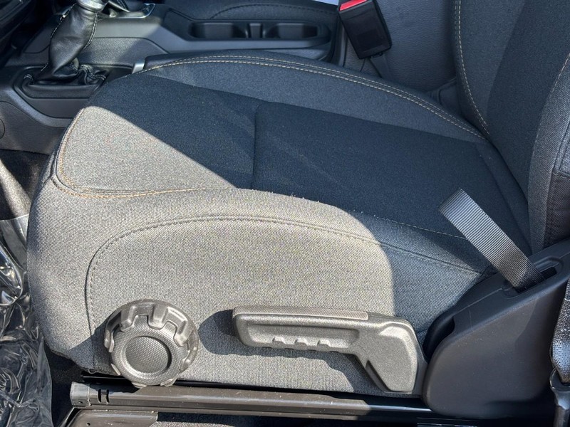 Jeep Gladiator Vehicle Full-screen Gallery Image 19