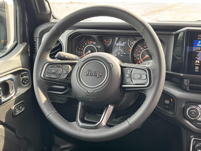 Jeep Gladiator Vehicle Full-screen Gallery Image 07