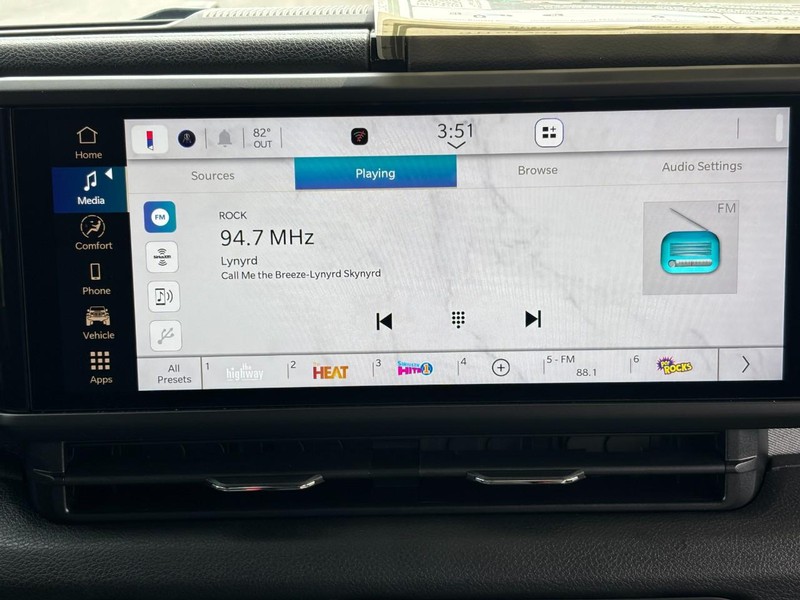 Jeep Gladiator Vehicle Full-screen Gallery Image 08