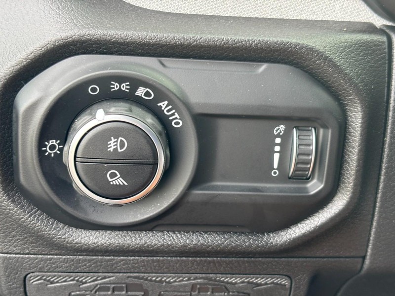 Jeep Gladiator Vehicle Full-screen Gallery Image 11