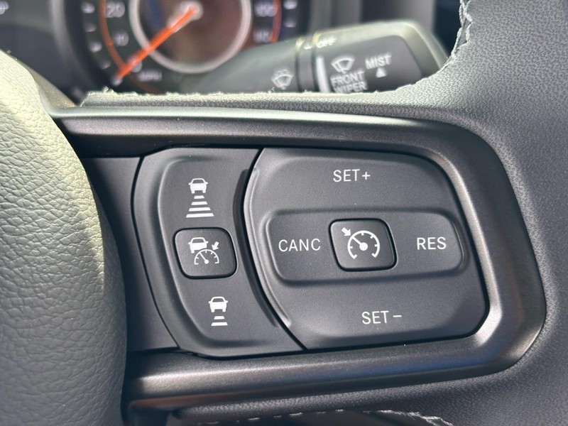 Jeep Gladiator Vehicle Full-screen Gallery Image 13