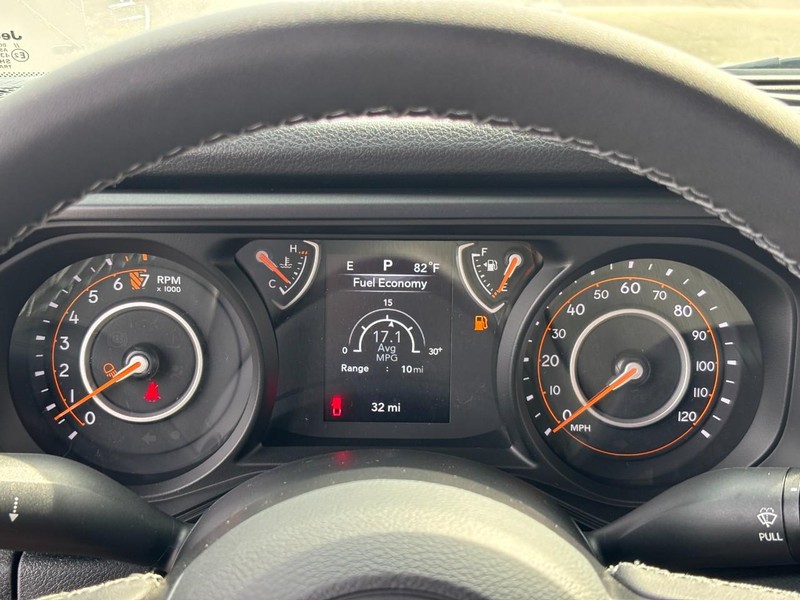 Jeep Gladiator Vehicle Full-screen Gallery Image 14