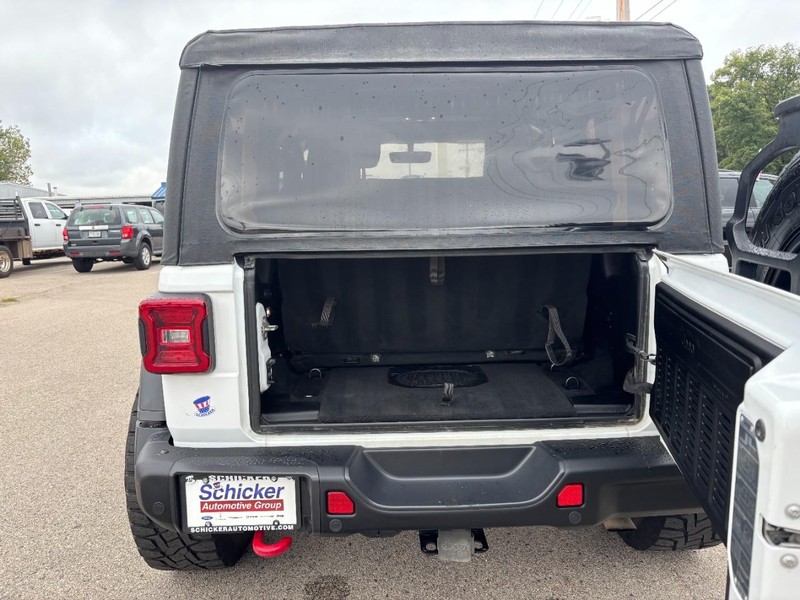 Jeep Wrangler Vehicle Full-screen Gallery Image 04