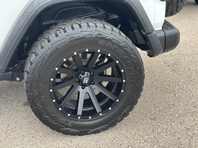 Jeep Wrangler Vehicle Full-screen Gallery Image 07