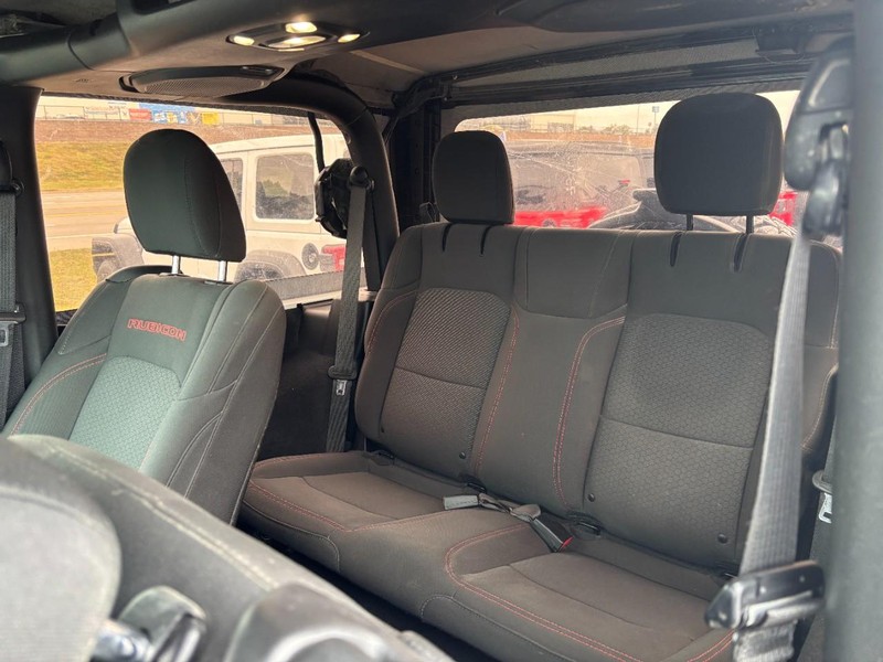 Jeep Wrangler Vehicle Full-screen Gallery Image 10