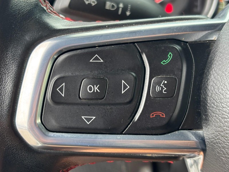 Jeep Wrangler Vehicle Full-screen Gallery Image 13