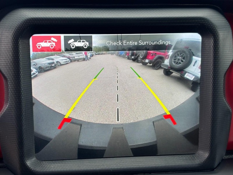 Jeep Wrangler Vehicle Full-screen Gallery Image 17