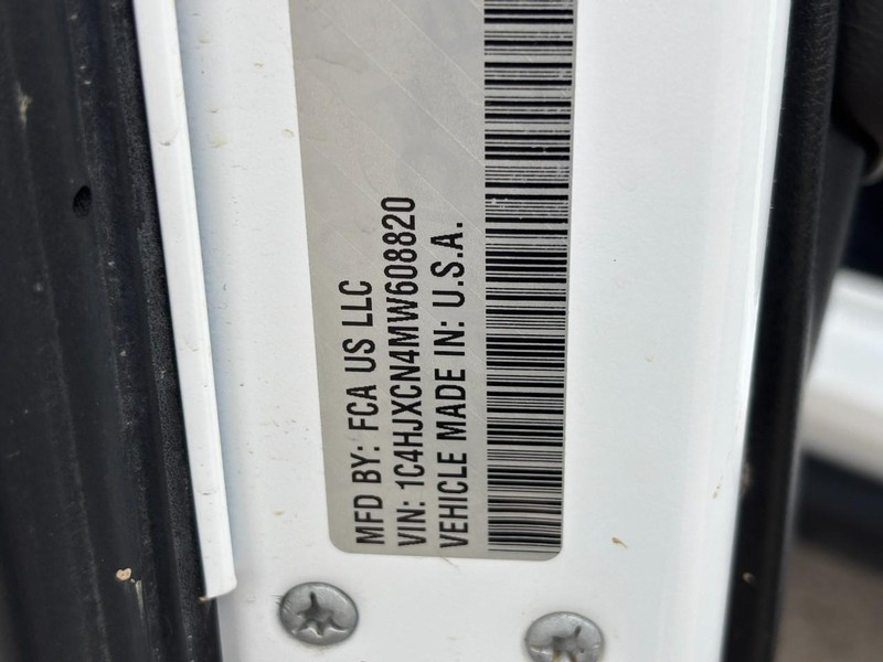 Jeep Wrangler Vehicle Full-screen Gallery Image 22