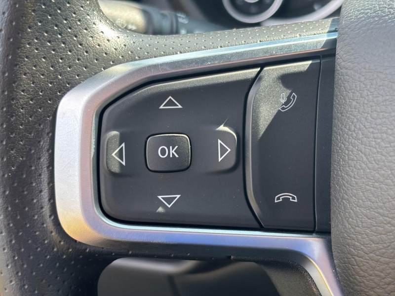 Ram 2500 Vehicle Full-screen Gallery Image 06