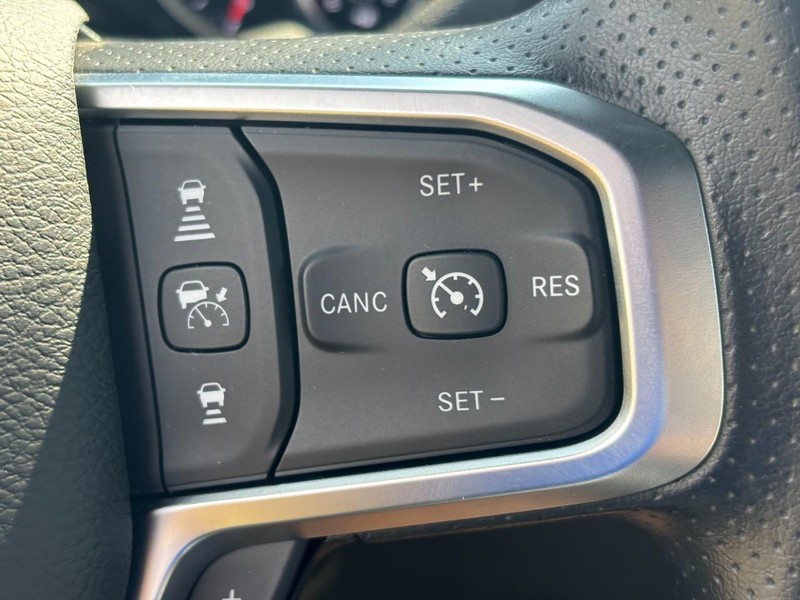 Ram 2500 Vehicle Full-screen Gallery Image 07