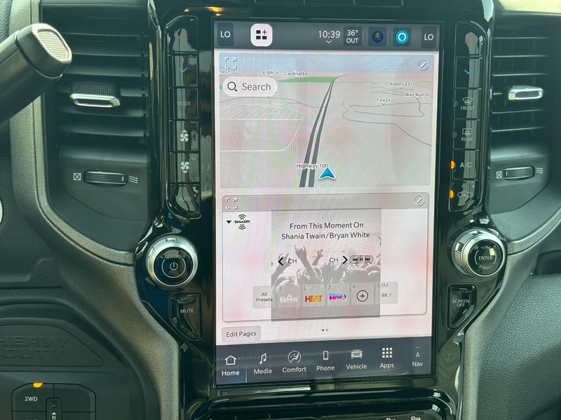 Ram 2500 Vehicle Full-screen Gallery Image 09