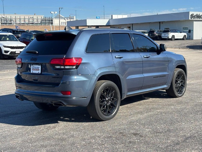 Jeep Grand Cherokee Vehicle Full-screen Gallery Image 03
