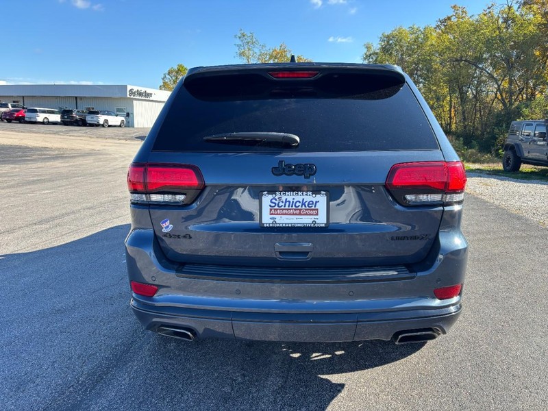 Jeep Grand Cherokee Vehicle Full-screen Gallery Image 05