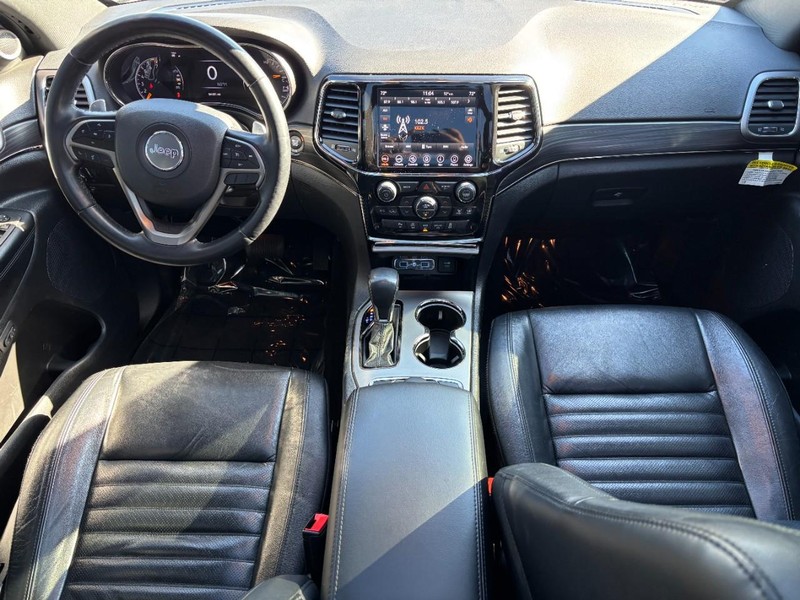 Jeep Grand Cherokee Vehicle Full-screen Gallery Image 11