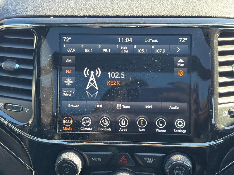 Jeep Grand Cherokee Vehicle Full-screen Gallery Image 13