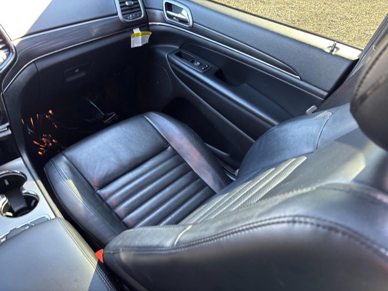 Jeep Grand Cherokee Vehicle Full-screen Gallery Image 15