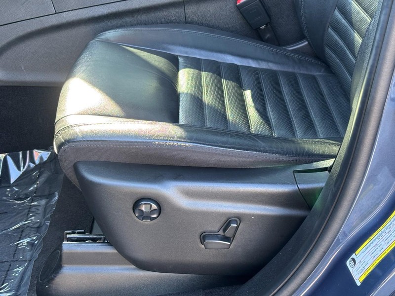 Jeep Grand Cherokee Vehicle Full-screen Gallery Image 25