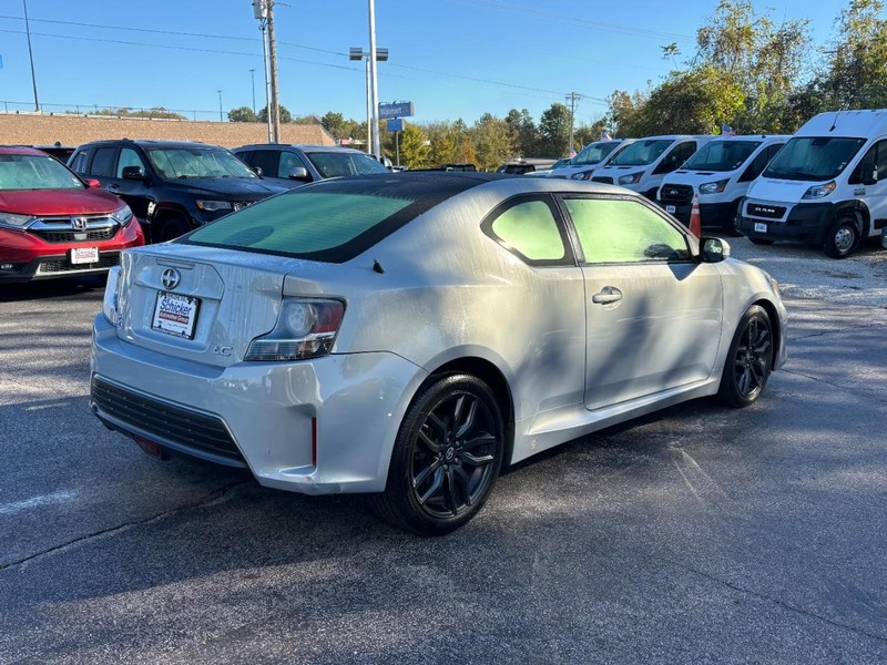 Scion tC Vehicle Full-screen Gallery Image 03