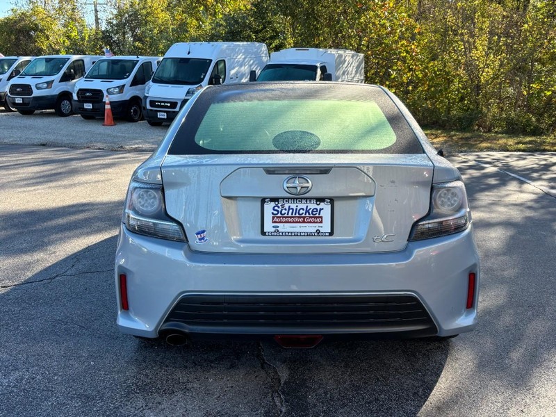 Scion tC Vehicle Full-screen Gallery Image 05