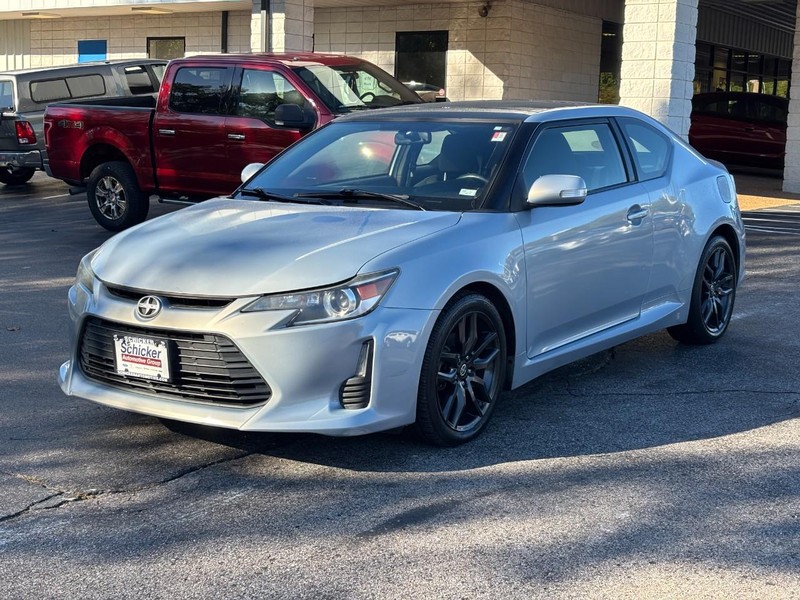 Scion tC Vehicle Full-screen Gallery Image 08