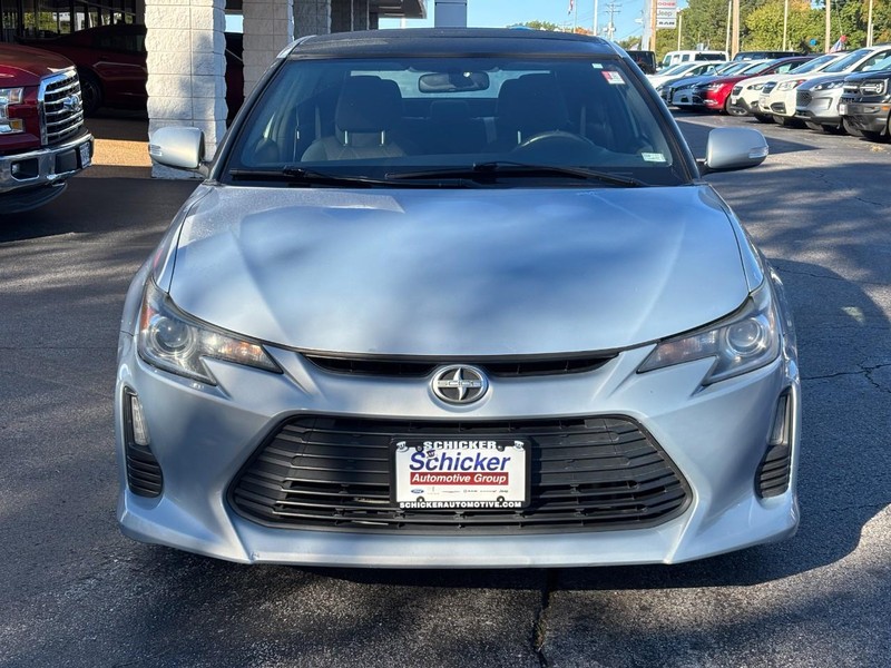 Scion tC Vehicle Full-screen Gallery Image 09