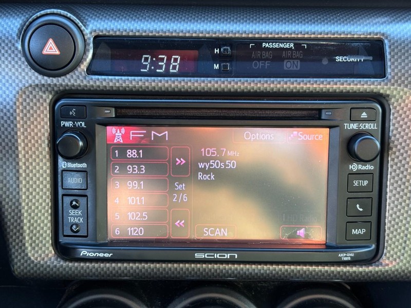 Scion tC Vehicle Full-screen Gallery Image 16