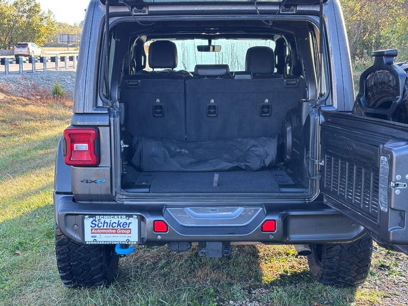 Jeep Wrangler 4xe Vehicle Full-screen Gallery Image 04