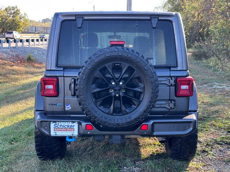 Jeep Wrangler 4xe Vehicle Full-screen Gallery Image 05