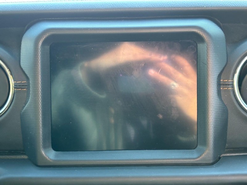 Jeep Wrangler 4xe Vehicle Full-screen Gallery Image 13