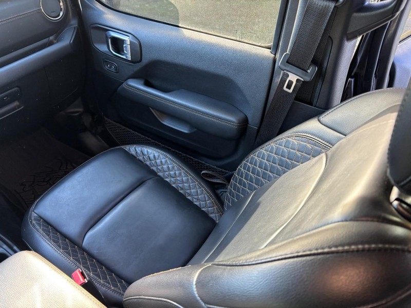 Jeep Wrangler 4xe Vehicle Full-screen Gallery Image 15