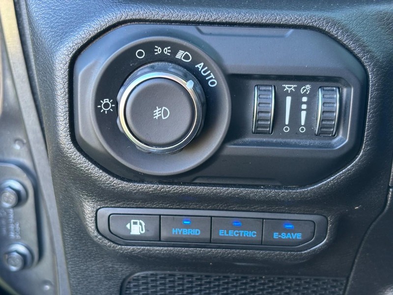 Jeep Wrangler 4xe Vehicle Full-screen Gallery Image 16