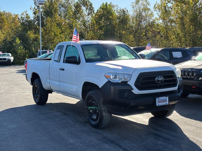Toyota Tacoma 2WD Vehicle Full-screen Gallery Image 02