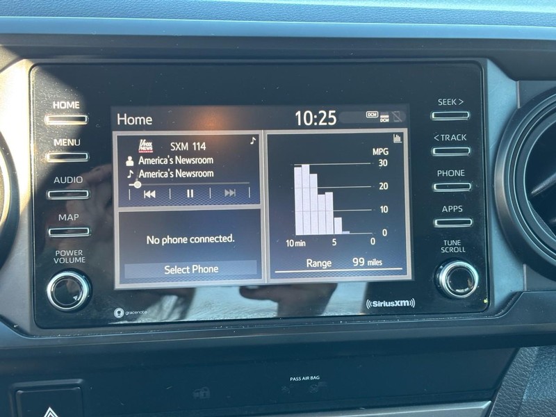 Toyota Tacoma 2WD Vehicle Full-screen Gallery Image 16