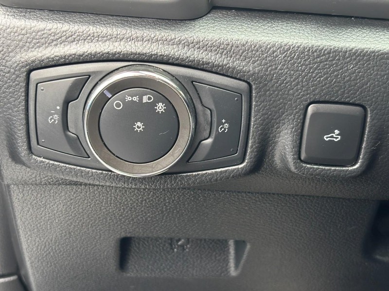 Ford Ranger Vehicle Full-screen Gallery Image 17