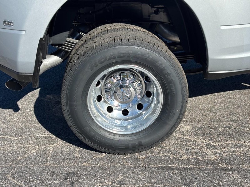 Ram 3500 Vehicle Full-screen Gallery Image 04