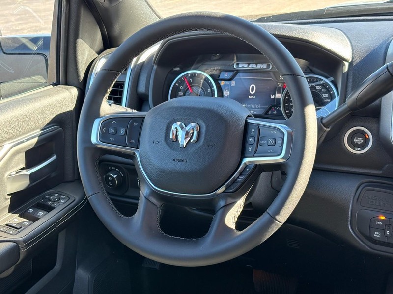 Ram 3500 Vehicle Full-screen Gallery Image 07