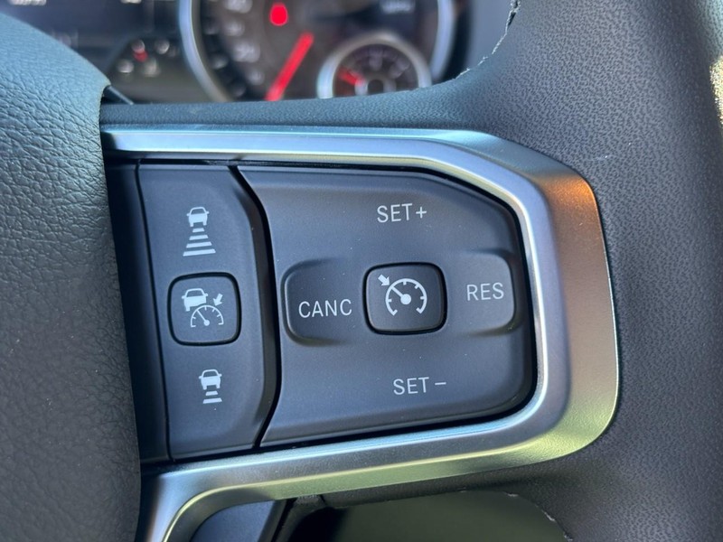 Ram 3500 Vehicle Full-screen Gallery Image 13