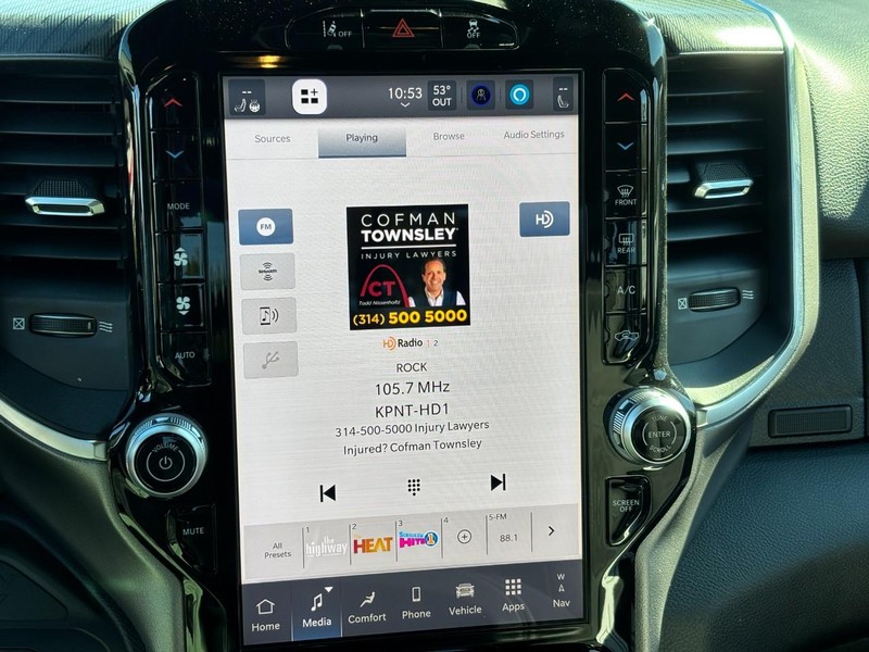 Ram 3500 Vehicle Full-screen Gallery Image 16