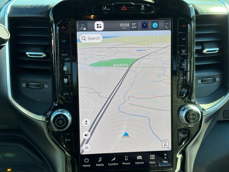 Ram 3500 Vehicle Full-screen Gallery Image 18