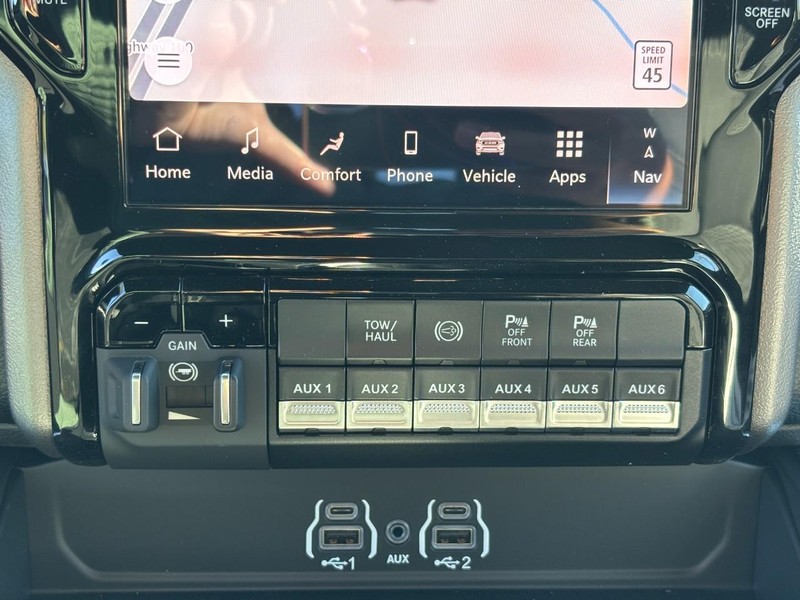 Ram 3500 Vehicle Full-screen Gallery Image 19