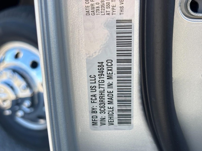 Ram 3500 Vehicle Full-screen Gallery Image 22