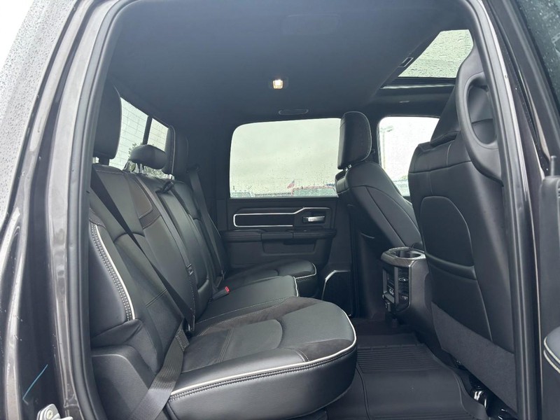 Ram 2500 Vehicle Full-screen Gallery Image 05