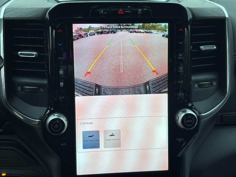 Ram 2500 Vehicle Full-screen Gallery Image 16