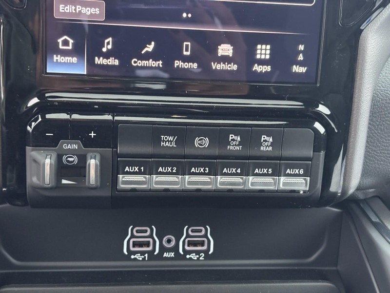 Ram 2500 Vehicle Full-screen Gallery Image 18