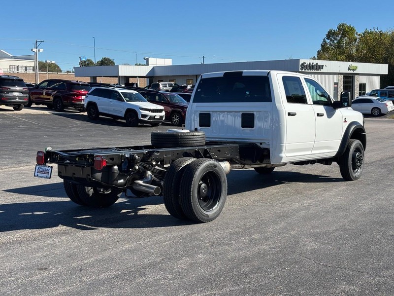 Ram 4500 Chassis Cab Vehicle Full-screen Gallery Image 03