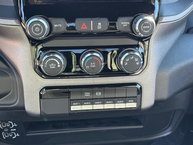 Ram 4500 Chassis Cab Vehicle Full-screen Gallery Image 17