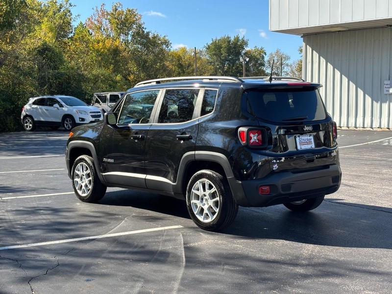 Jeep Renegade Vehicle Full-screen Gallery Image 06